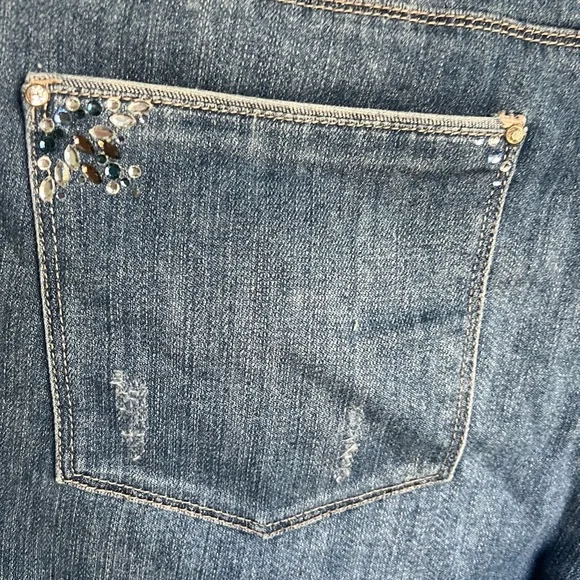 WHBM girlfriend fit denim with rhinestone embellishments size 8 - Picture 4 of 7